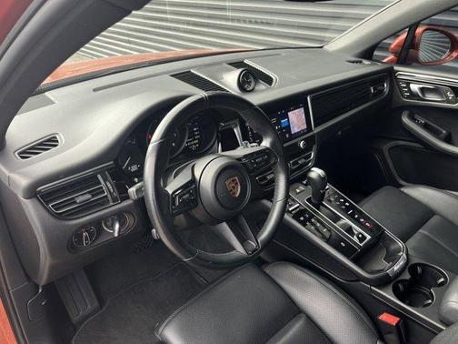 2023 Porsche Macan T