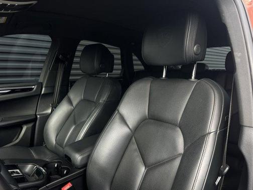 2023 Porsche Macan T