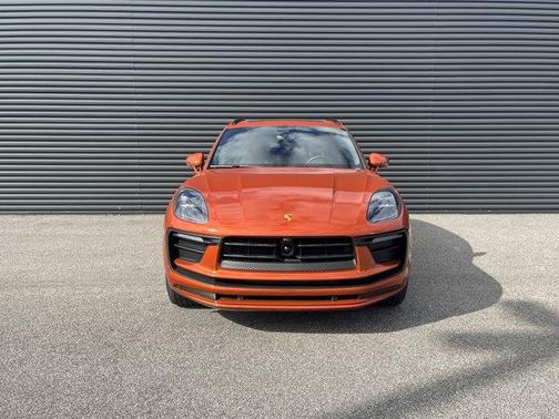 2023 Porsche Macan T
