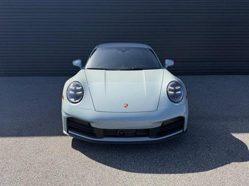 2025 Porsche 911 Carrera