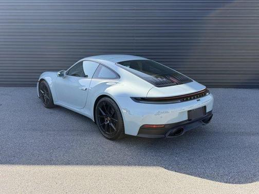 2025 Porsche 911 Carrera