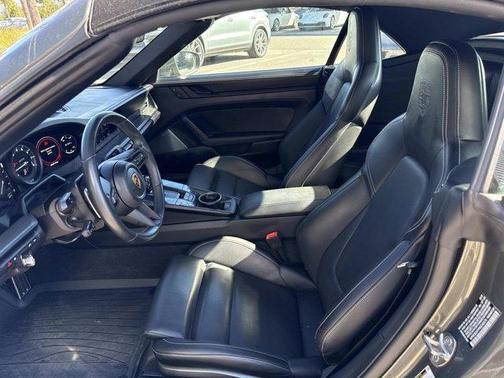 2022 Porsche 911 Carrera GTS