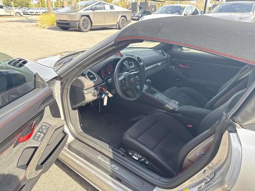 2025 Porsche 718 Spyder RS