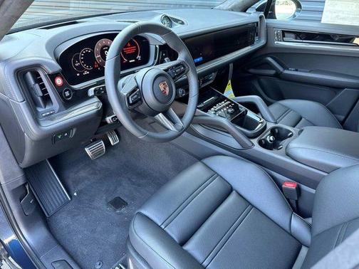 2025 Porsche Cayenne GTS