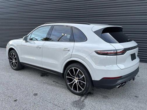 2023 Porsche Cayenne Base