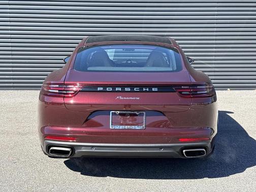 2018 Porsche Panamera Base
