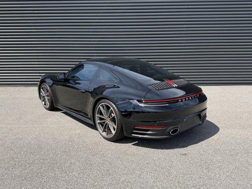 2021 Porsche 911 Carrera
