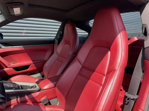 2021 Porsche 911 Carrera