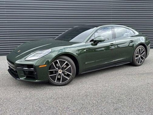 2024 Porsche Panamera 4
