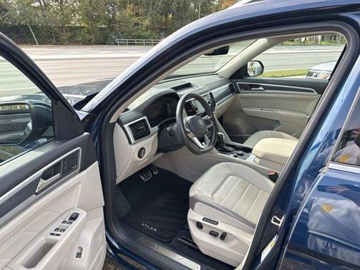 2023 Volkswagen Atlas 3.6L SEL Premium R-Line