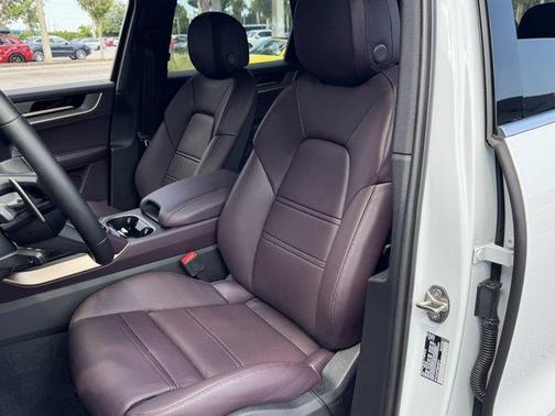 2025 Porsche Cayenne S