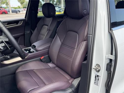 2025 Porsche Cayenne S