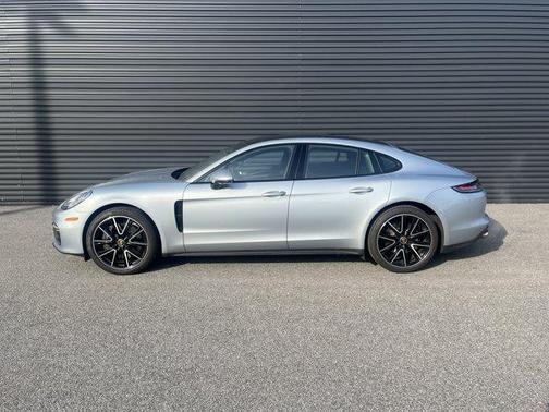 2021 Porsche Panamera Base