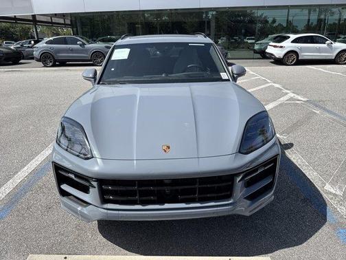 2025 Porsche Cayenne GTS