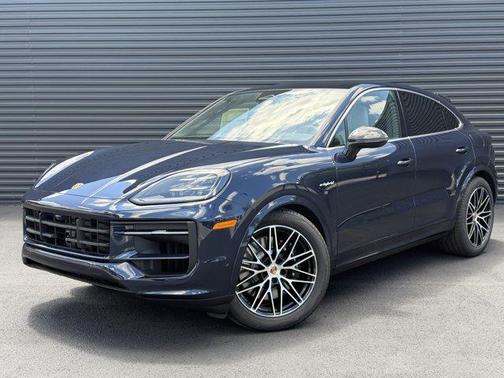 Blue Metallic 2026 Porsche Cayenne S