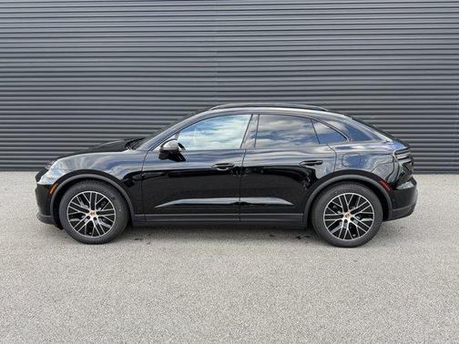 2026 Porsche Macan 4