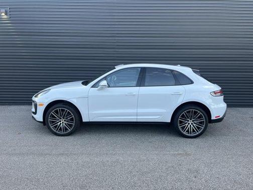 2025 Porsche Macan Base
