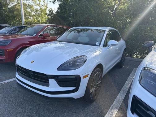 2025 Porsche Macan Base