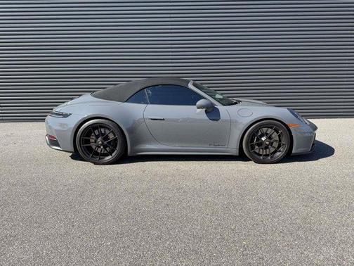 2025 Porsche 911 Carrera 4 GTS