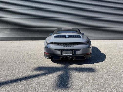 2025 Porsche 911 Carrera 4 GTS