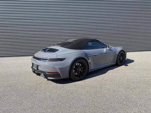 2025 Porsche 911 Carrera 4 GTS