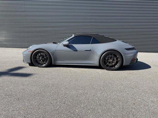2025 Porsche 911 Carrera 4 GTS