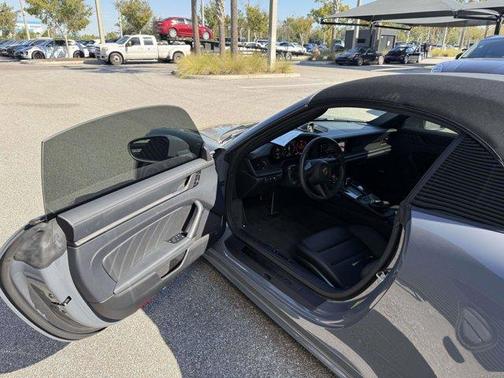 2025 Porsche 911 Carrera 4 GTS