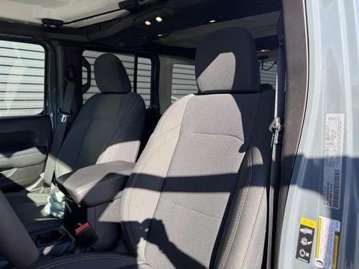 2025 Jeep Wrangler 4xe Sport