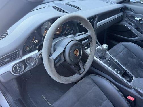 GT Silver Metallic 2019 Porsche 911 GT3