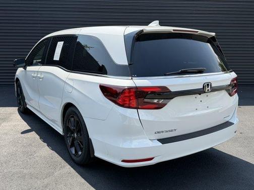 Platinum White 2023 Honda Odyssey Sport