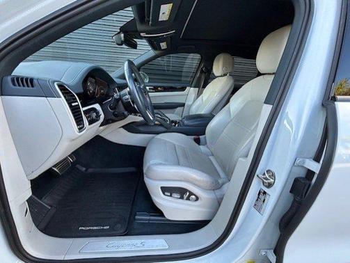 2020 Porsche Cayenne S