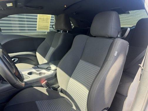 Granite Pearlcoat 2023 Dodge Challenger R/T