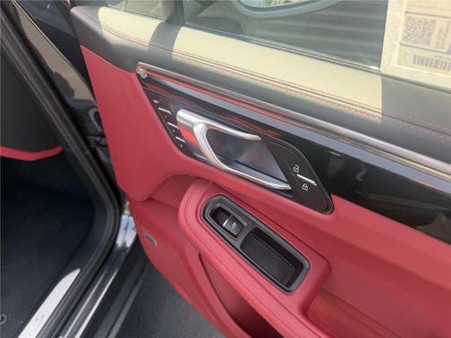 Volcano Grey Metallic 2026 Porsche Macan S