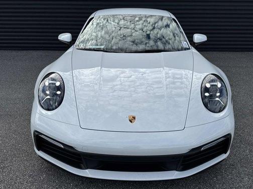 2022 Porsche 911 Carrera
