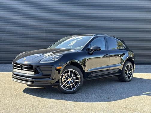 2026 Porsche Macan Base