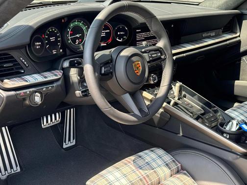 2025 Porsche 911 Turbo S