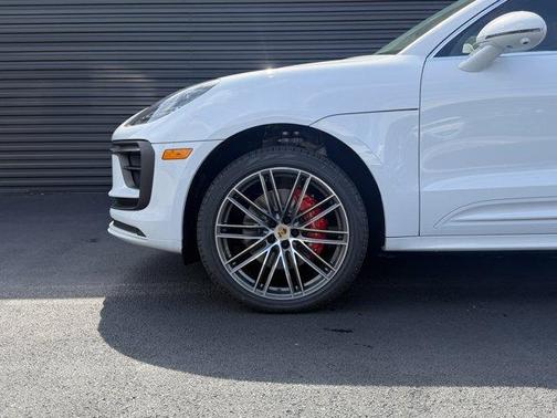 Carrara White Metallic 2026 Porsche Macan S