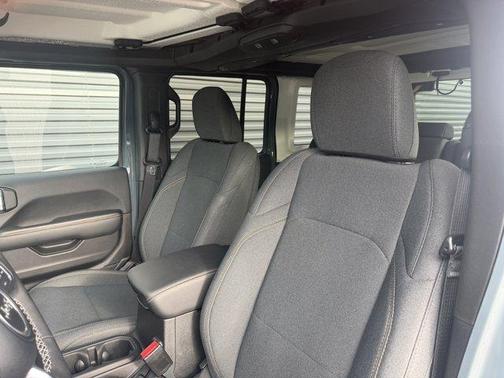 Anvil Clearcoat 2025 Jeep Wrangler 4xe Sahara