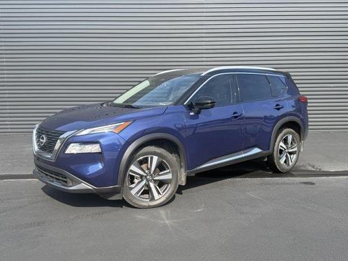 Blue / Black 2022 Nissan Rogue SL