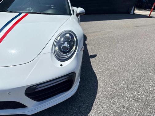 2017 Porsche 911 Turbo