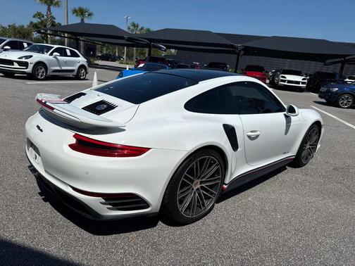 2017 Porsche 911 Turbo
