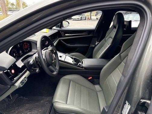 2025 Porsche Panamera Turbo