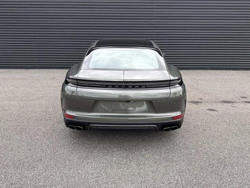 2025 Porsche Panamera Turbo