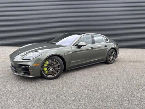 2025 Porsche Panamera Turbo