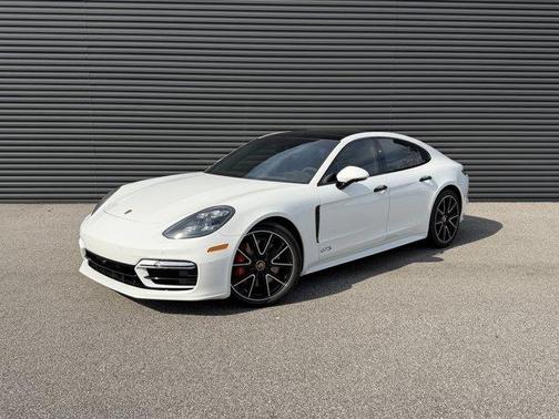 2022 Porsche Panamera GTS