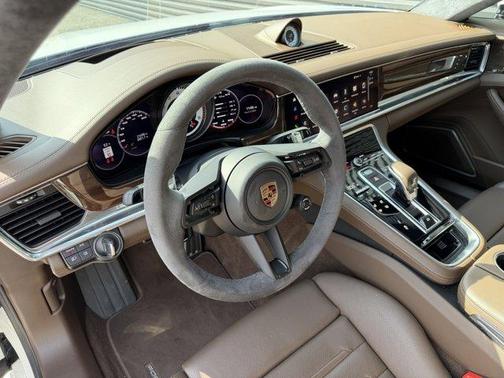 2022 Porsche Panamera GTS