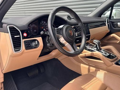 2021 Porsche Cayenne Base