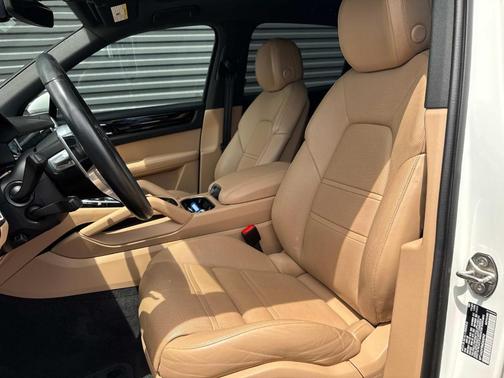 2021 Porsche Cayenne Base