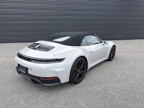 2025 Porsche 911 Carrera