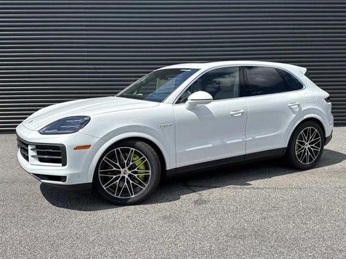 2025 Porsche Cayenne AWD